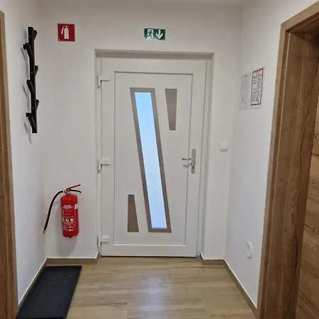 Linden Retreat With Sauna Appartamento