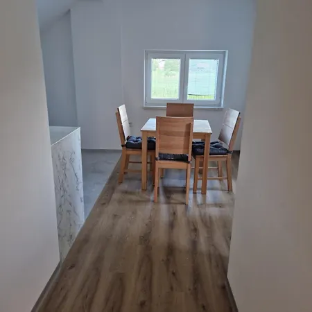 Linden Retreat With Sauna * Spodnje Mestinje