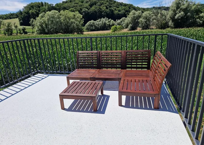 Linden Retreat With Sauna * Spodnje Mestinje